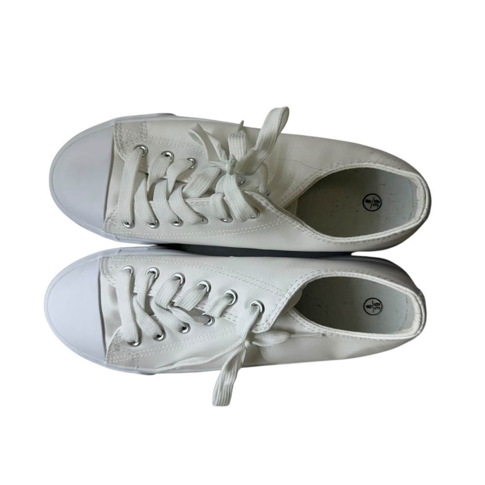 Women's Unbranded White Sneakers Size US 8
